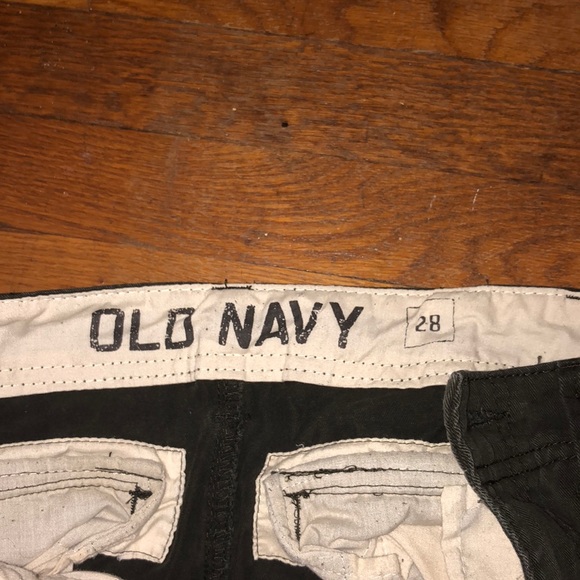 old navy dark green cargo shorts - Picture 2 of 3